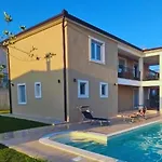 Kortus - Private Pool&700mbeach Savudrija