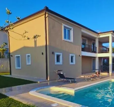 Kortus - Private Pool&700mbeach Savudrija