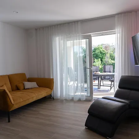 别墅 Kortus - Private Pool&700mbeach 萨武德里亚