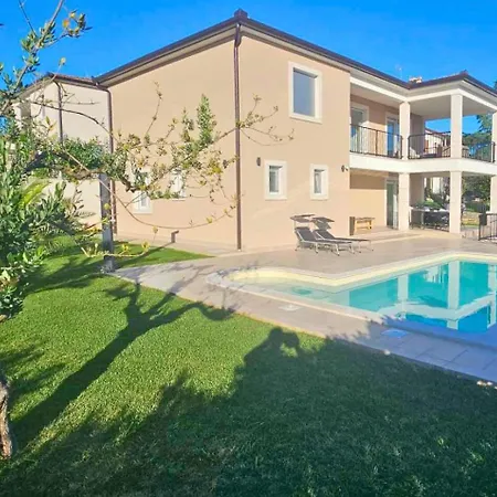 Vila Kortus - Private Pool&700mbeach