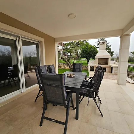 Kortus - Private Pool&700mbeach Vila Savudrija