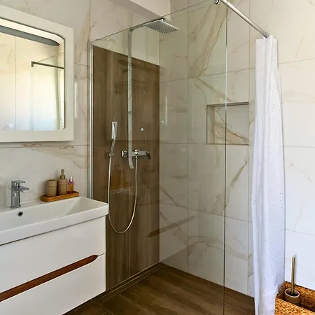 别墅 Kortus - Private Pool&700mbeach *