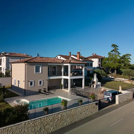 Villa Kortus Luxury Modern Near Petram Resort, 700m And Adriatic Golf