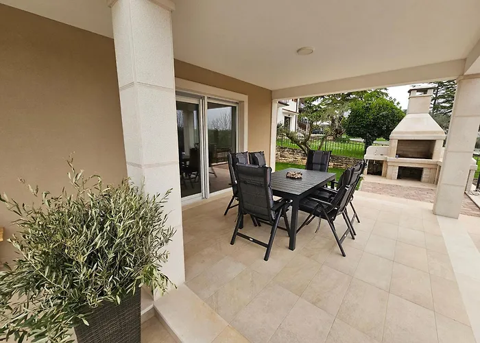 Villa Kortus - Private Pool&700mbeach