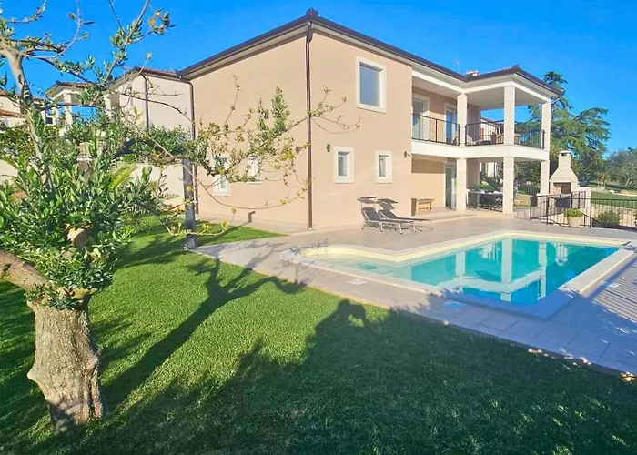 Villa Kortus - Private Pool&700mbeach